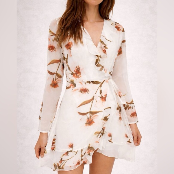 Aritzia Dresses & Skirts - Wilfred by Aritzia Louise Wrap Dress - Floral Ruffle Mini - Size Small